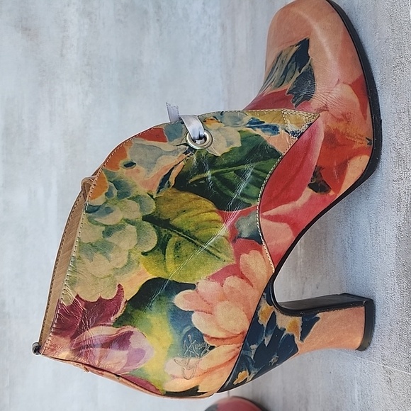 John Fluevog floral booties size 8 - Picture 6 of 13